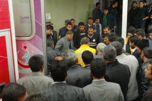 Askeri ara&ccedil;la &ouml;ğrenci servisi &ccedil;arpıştı!