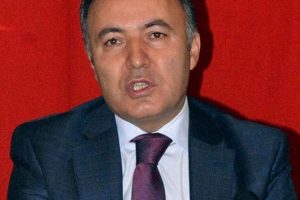 Yıkılan yapı i&ccedil;in 'Reklamın k&ouml;t&uuml;s&uuml; olmaz'