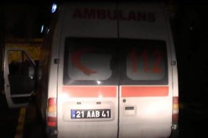 Ambulansta ka&ccedil;ak&ccedil;ılık yapan iki kişiye su&ccedil;&uuml;st&uuml;