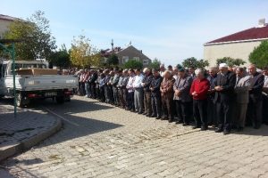Cenazesi kamyonette taşındı &ccedil;&uuml;nk&uuml;...
