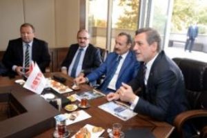 M&uuml;steşar Aslan'dan BTSO k&uuml;melenme &ccedil;alışmalarına destek