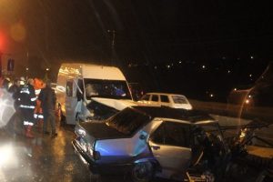 Feci kaza: 2 &ouml;l&uuml;, 3 yaralı