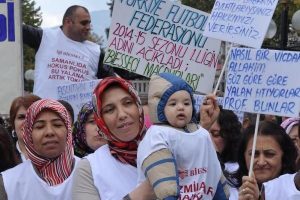 Canaydın'ın iflas eden şirketlerinde &ccedil;alışanlar eylem yaptı