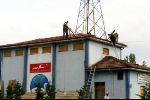 &Ccedil;atıda tehlikeli onarım!