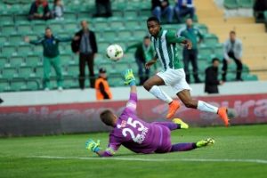 Bakambu g&ouml;z doldurdu