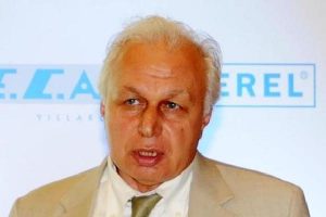 Prof. Dr. Seyfettin G&uuml;rsel beyin kanaması ge&ccedil;irdi