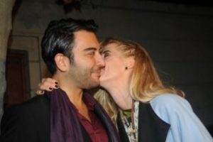Sevgilisi Wilma Elles'e daire hediye etti...