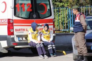 Sağlık&ccedil;ılar kaza yaptı: 1 &ouml;l&uuml;, 2 yaralı