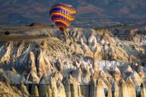 Kapadokya'da 4 g&uuml;nd&uuml;r balonlar havalanamıyor