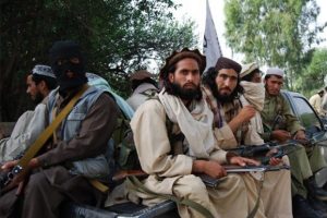 60 Taliban &uuml;yesi silah bıraktı