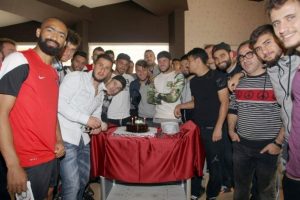 Ferhat Yazgan'a doğum g&uuml;n&uuml; kutlaması