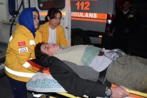 Yurtta kalmamak i&ccedil;in kendisini bı&ccedil;aklamış