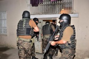 Uyuşturucu satıcılarına şafak operasyonu