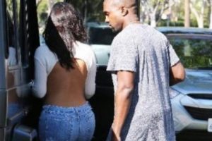 Kim Kardashian'ın ilgin&ccedil; tarzı...