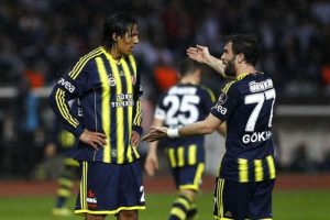 Aziz Yıldırım Alves'in biletini kesti!