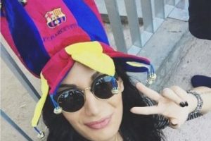 İrem Derici'nin Barcelona'da c&uuml;zdanını &ccedil;aldılar...