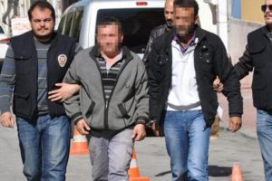 Zorla girdiği kadının evinde vuruldu