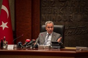 Metruk yapılar s&uuml;ratle yıkılmalı