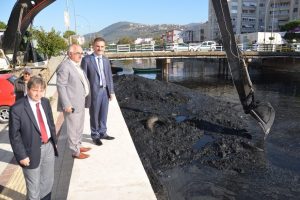 Bursa Karsak deresi temizleniyor