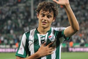 Enes &Uuml;nal formaya hasret kaldı!