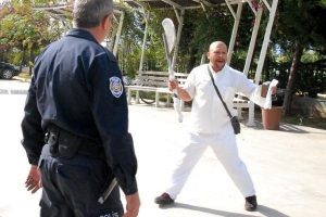 Bu kez baltayla IŞİD'e katılma &ccedil;ağrısı yaptı
