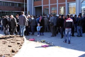 Erzurum'da konutzedelerden belediyeye yumurta