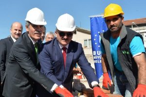 Bayazid Paşa Medresesi k&uuml;llerinden doğuyor