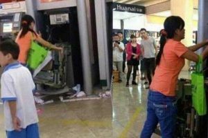 ATM'den parasını alamayınca...