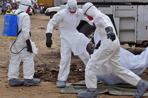 Amerikalı hemşire Ebola hastalığını atlattı