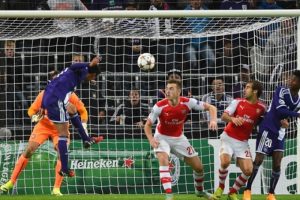 Arsenal mucizeye imza attı!