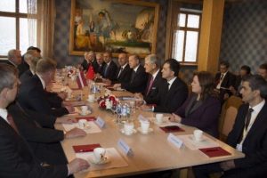 Heyetler arası g&ouml;r&uuml;şme yapıldı