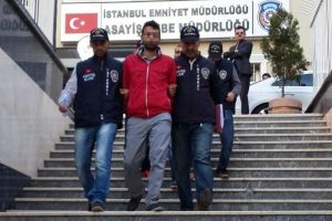 Plakayı değiştirdiler, plakalığı unutunca yakalandılar