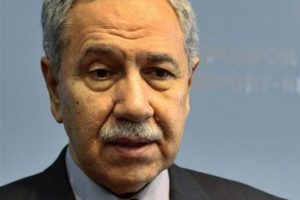 B&uuml;lent Arın&ccedil;: '&Ouml;calan'ın talebi haksız değil'