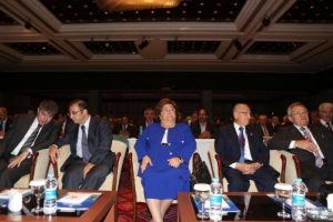 "Beyefendiler bu koltuklar herkese yeter"