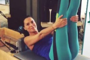 Simge Fıstıkoğlu spor yaparken fotoğraf paylaştı...