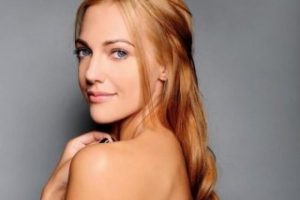 Meryem Uzerli'nin tepki &ccedil;eken pozu...