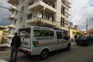İnşaatın 3. katından d&uuml;şen iş&ccedil;i hayatını kaybetti