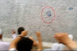 Şeytana taş yerine iPhone
