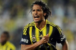 Fenerbah&ccedil;e, Sel&ccedil;uk ve Alves'i G&ouml;nderiyor