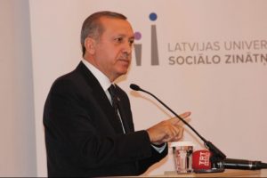 ''PKK 40 binden fazla insanı &ouml;ld&uuml;r&uuml;rken neredeydiniz?''