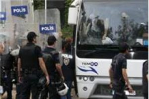 İstanbul &Uuml;niversitesi yine karıştı!