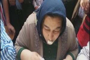 Tam 1 kilo peynir yedi
