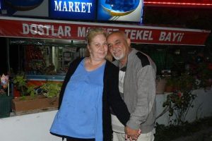Market işletmecisi karı-koca başlarından vurulmuş olarak bulundu