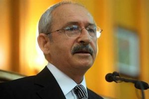 'Davutoğlu &uuml;lkeyi y&ouml;netmekten aciz'