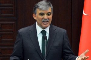 Cumhurbaşkanlığını bıraktı ama takip&ccedil;ileri bırakmadı