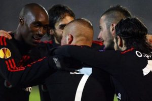 Beşiktaş, Galatasaray'ın rekorunu tarihe g&ouml;md&uuml;!