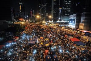 Hong Kong'da protestocular referandum yapacak