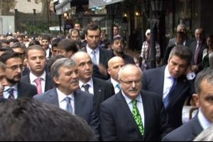 Sultanahmet'te Abdullah G&uuml;l coşkusu