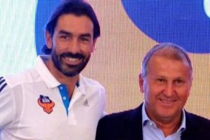 Pires'e antren&ouml;r yumruğu