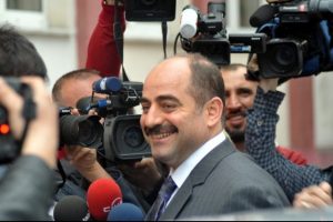 Muzaffer Tekin, Zekeriya &Ouml;z'den şikayet&ccedil;i oldu